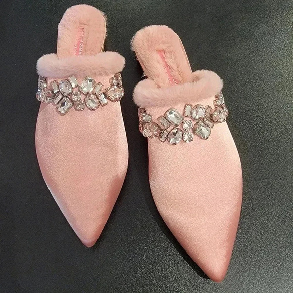 Isaac Mizrahi Women's Slip On Mule - Picture 1 of 3